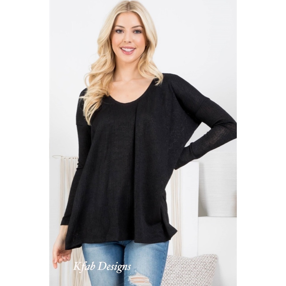 LAST ONE! Super Soft Ribbed Flowy (Wardrobe Staple) Black Top!